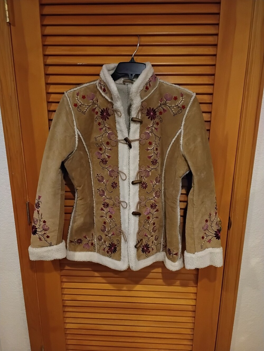 NWOT Vintage Leather Embroidered Coat Large*